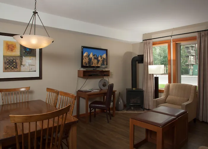 Lodges At Canmore